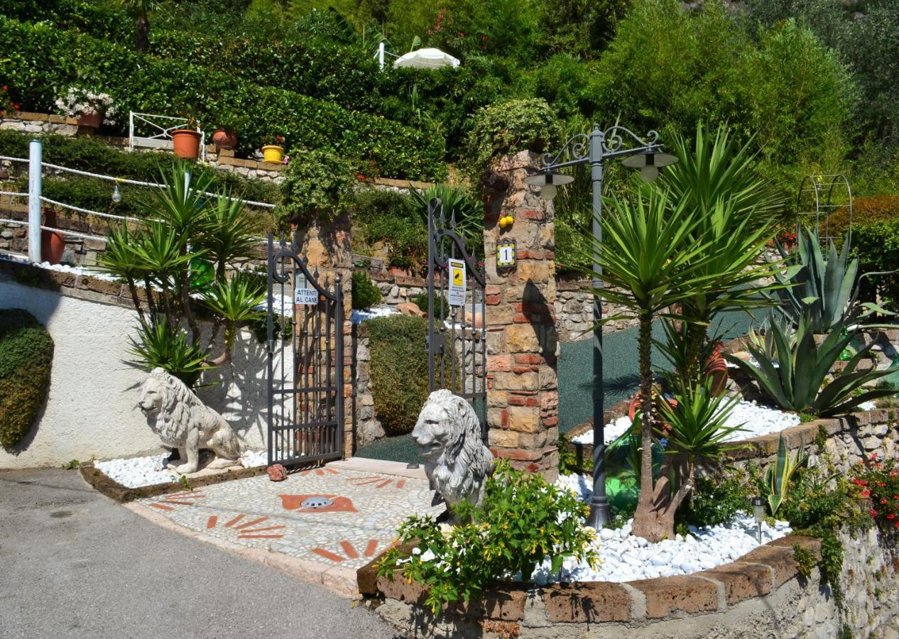 Appartamenti Casa Carlotta Limone sul Garda Exterior photo